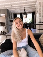 Без прелюдий и правил!Исключительно в машине.  Бесплатно.  
Здесь вы найдете мой номер телефона ПИШИ ТЕЛЕГРАММ:  @AlinaGreyss ...