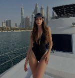А ты знал,  что одно правильное «привет» может перерасти в ночь,  о которой невозможно забыть? Я обожаю быть той,  кто разжигает огонь медленно и уверенно.  Мои прикосновения,  слова и улыбка — всё ра ...