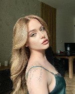 Что если я уже знаю,  как сделать так,  чтобы ты не мог оторваться от переписки? Я та,  кто любит быть твоей тайной слабостью.  Нежно,  дерзко и очень горячо я буду вести наш разговор туда,  где остаё ...
