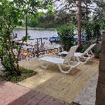 Сдаю дома со всеми удобствами(по запросу скину ссылку каждого дома Этот дом до 12 человек Есть до 8 6 2 чел ) в живописном лесном месте (до озера 15 метров ) Отдельно стоящая от населенного пункта тер ...