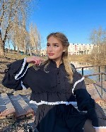Люблю,  когда знакомство развивается постепенно,  а взаимная симпатия становится всё сильнее с каждым новым сообщением,  будто между нами появляется свой ритм.  Иногда достаточно искренней улыбки,  па ...