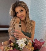 Мне всегда были интересны мужчины,  которые умеют красиво проявлять внимание и знают,  как сделать разговор живым и тёплым.  Люблю,  когда общение постепенно становится всё более игривым,  а между стр ...