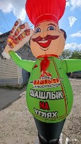 Ищете способ выделиться из толпы? Надувной повар с машущей рукой – ваш секретный ингредиент успеха! Этот харизматичный кулинар мгновенно привлекает внимание,  заставляя прохожих улыбаться и желать зай ...