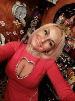 Нужен спутник жизни.  Взрослая,  обеспеченная женщина возьмет на содержание молодого мужчину.  Ценю доброту,  надежность и желание строить совместное будущее.  
Жду тебя в Telegram:  @MilfaPuta ...