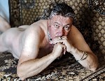Буду рад знакомству с девушкой фотографом,  которая согласиться сделать для меня мою ню фотосессию! Все необходимое включая фототехнику и место при необходимости найду,  Фигура правда не идеальная,  н ...