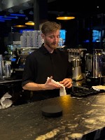 Открыт к знакомству ...