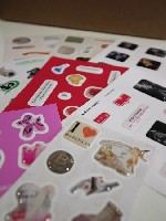 PrintSoda специализируется на производстве стикеров и наклеек любых форм и размеров.  Услуги компании включают разработку макетов,  печать наклеек,  изготовление брендовых и рекламных наборов стикеров ...
