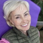 Я психолог,  который помогает понять себя и выстраивать отношения с окружающим миром.  

Со мной вы:  
* Осознаете свои истинные желания 
* Избавитесь от тревог,  страхов и обид 
* Обретете внутр ...