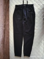 Брюки новые мужские 50 размер,  рост 176 см,  
темно синий цвет 
фирма Kalen
Длина 105 см,  полу обхват по талии 33 см при не растянутой резинке на поясе 
Спереди 2 кармана,  сзади 1 карман ...