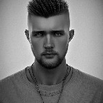 Меня зовут Александр,  29 лет,  ищу парня,  могу всю ночь ,  высокий рост,  спортивное телосложение,  оплата не нужна,  пишите и звоните 89214372273 ...