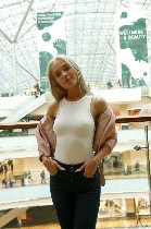 Я хочу,  чтобы этот вечер был только для нас двоих,  чтобы мы смогли забыть обо всём и погрузиться в нашу страсть.  Я представляю,  как мы остаёмся вдвоём,  где никто не потревожит нас,  где мы можем  ...