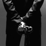 Доминант более восьми лет.  
Ищу строго сессионную,  сабмиссивную девушку.  
Нечастые встречи,  прогулки,  сессии.  
80% ДС,  20% СМ ...