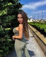 Я прикусываю губу,  сдерживая улыбку.  «Что,  тебе уже не хватает моего прикосновения?» — мои слова звучат мягко,  но в них столько огня… 😏🔥 @NikiLoveDeep ...