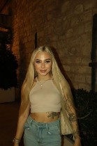 Адреналин стучит в висках.  Готов прыгнуть в пропасть неизвестности?
Привет,  я Кристи,  и я зову тебя к краю.  Я – твоя искра,  готовая разжечь пожар страсти:  мой опыт и азарт превратят ночь в прик ...