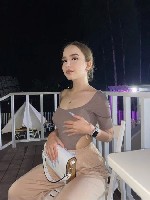 Девушка с шикарной фигурой желает познакомиться с
адекватным и добрым мужчиной.  .  . ...