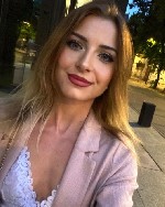 Мои пальцы ласково касаются тела,  вызывая дрожь.  Желаю тепла и нежности.  Давно не было таких встреч.  .  .  
Пишите в телеграмм @MilfaPuta но по факту встречи.  Просто перепиской не занимаюсь ...