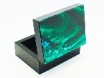 20000р
Эксклюзивная,  музейного качества Шкатулка из природного самоцвета Malachite with Chrysocolla (Малахит с Хризоколлой) из Конго,  Африка.  
Основа - долерит.  
Авторская ручная работа.  
Иде ...