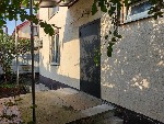 Продаётся уютный дуплекс в районе ул.  Ейского шоссе,  по адресу:  ул.  Рябиновая,  555.  Спокойное место для семейной жизни,  рядом магазины,  остановка,  детская и спортивная площадки.  Общая площад ...