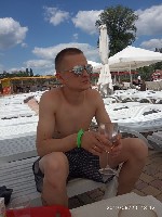 Парень, ищу девушку объявление но. 4182126: Я молодой симпатичный парень 33 лет.