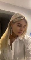 Если бы я была твоей вредной привычкой,  ты бы точно не захотел от меня избавляться 😏 Люблю флиртовать на грани,  дразнить намёками и создавать напряжение даже через экран 🔥 Напиши мне что-нибудь опас ...