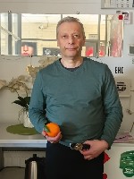 ищу девушку для встреч и общения,  для взаимных отношений и перспектив.  
мне за 50.  171/71.  она - до165/70.  до50лет.  (конечно,  цифры штука относительная).  я-добр,  честен,  скромен,  чего и хо ...