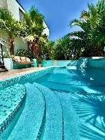 Уютная студия в частном доме в стиле Лофт в центре Олимпийского парка Сириуса - идеальное место для осеннего отдыха у моря.  

Тёплый подогреваемый бассейн,  беседка с мангалом и собственная баня со ...