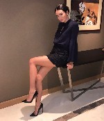 Со мной невозможно досмотреть фильм,  потому что качественный секс всегда интересней,  на ходу можно изменить сюжет и концовку)🍓 Поэтому почему бы нам не сделать своё "кино" страсти и наслаждения) 💕💕 ...