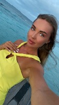 Темпераментная и сексуальная девушка с большим желанием доставлять удовольствие.  Легко создаю уют и атмосферу,  а в близости становлюсь очень заводной,  мокрой и активной.  Обожаю,  когда встреча про ...