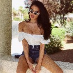 м.  Ленинский проспект,  Меркантильная милфа.  Сама по себе.  
Взрослая тетя с большими сисями. ...