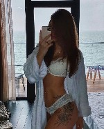 Добро пожаловать в мое тайное королевство,  где я могу быть вашей избалованной маленькой принцессой или вашей покорной и послушной рабыней.  Поддразнивания и удовольствия от меня только намочат твои н ...