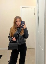 TG +79248242917
Я не из тех,  кого заводит резкость.  Для меня секс — это диалог без слов,  где каждое касание внимательное,  страстное,  настоящее.  Я за то,  чтобы оба получали удовольствие,  с ува ...