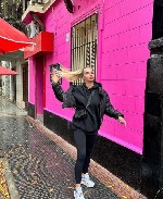 Высокая чувственная девушка в эти солнечные летнии дни ждет в гости своего мужчину;  ) ...