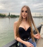 Есть что-то очень привлекательное в мужчине,  который не спешит,  но умеет заинтересовать так,  что хочется узнать его ближе.  Люблю красивые комплименты,  искреннее внимание и ту самую атмосферу,  ко ...