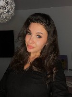 Всегда выгляжу аккуратно,  слежу за собой и за тем,  как проходит время рядом.  В общении простая,  без сложностей и лишних эмоций.  Напиши @Darina_inti ...