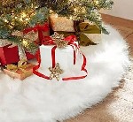 "Коврики (юбка) под Новогодную ёлочки .  
Материал:  
искусственный мех .  ( Отличного качества)

Придаст эффект снега и уюта.  

Цены:  
Диаметр:  1 метр

С коротким мехом - 31$
С длинным м ...