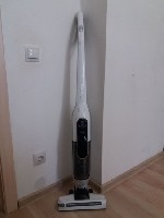 Вертикальный безпроводный пылесос Bosch BCH6ATH25.  Требуется замена аккумулятора
Светодиодный сигнал о необходимости очистки фильтра уникальная технология безмешкового датчика особенно абсорбирующая ...
