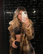 А если я скажу,  что уже представляю,  как мы будем улыбаться друг другу сквозь расстояние? Я — огонь в лёгкой форме,  страсть в каждом слове.  Умею слушать,  понимать и дарить ощущения,  которые запо ...