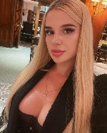 Я чувствую,  как желание окутывает меня,  как оно разливается по всему телу,  заставляя меня двигаться к тебе 😘.  Моя кожа пылает в ожидании твоих прикосновений,  а мои глаза говорят тебе всё,  что я  ...