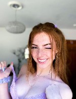 Я подхожу к тебе близко,  но оставляю крошечное расстояние,  этого достаточно,  чтобы ты почувствовал моё тепло,  но не достаточно,  чтобы насладиться им.  Мои глаза блестят от желания,  и я знаю,  чт ...