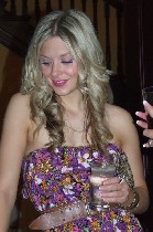 Здравствуй
Постараюсь,  чтобы наши встречи были увлекательными,  люблю поэкспериментировать.  
Вы можете увидеть больше моих видео здесь ПИШИ В ТЕЛЕГРАММ:  @MilfHotts ...