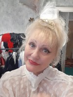 Взрослая (63) и опытная массажистка приглашает на расслабляющий массаж с играми на любую тему.  От 3000 р. ...