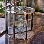 Строительные материалы объявление но. 4232785: Гнутый триплекс для револьверных дверей