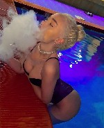 Не смотря на всю свою хрупкость,  обладаю профессиональными навыками в части классического массажа,  знаю и умею исполнять несколько техник при работе с мужским телом! ...