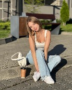 Иногда хочется познакомиться с мужчиной,  который умеет сделать вечер особенным не громкими обещаниями,  а своим вниманием,  уверенностью и обаянием.  Люблю красивые эмоции,  искренний интерес и лёгко ...