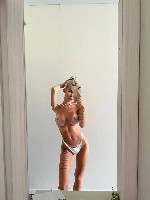 Живая девочка с огоньком вну​три.  Пиши в ТГ @VALOROMA.  Группа ВК «Секретная Комната Екатерины Вороновой» n5xVv ...