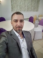 179 см,  81 кг,  атлет.  ЗОЖ,  без вредных привычек.  Знаю толк в классике и нежных ласках,  готов сделать всё,  чтобы ты получила максимум удовольствия и забыла о стрессе.  
Приеду к тебе,  чтобы те ...