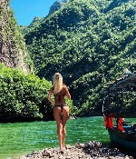 Привет.  Я молодая,  красивая,  горячая и весёлая.  Люблю спорт,  активный отдых,  музыку и кино.  Познакомлюсь с самостоятельным,  интересным и весёлым мужчиной для активного времяпровождения. ...