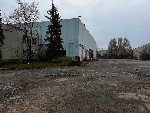 Продажа промышленно-офисной базы в центральной части Луганска.  
Всего в 500 метрах расположена улица Оборонная.  

ОПИСАНИЕ:  
Предлагается к продаже комплекс недвижимости в г.  Луганска,  на ого ...