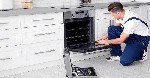 Ни для кого не секрет,  что духовка - это бытовой прибор,  без которого хозяйкам обойтись очень трудно.  Этот агрегат готовит прекрасные вкуснейшие блюда,  однако,  иногда выходит из строя,  к примеру ...