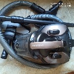 Продам б/у Пылесос самсунг 2100 ват модель VC21K5170HG ,  контейнер,  сухая,  управление на ручке,2 года в хорошем сотоянии, ...